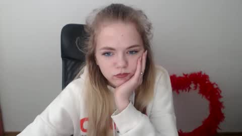 Snapshot of millaloveli chatting on 02-14-26, 08:33 millaloveli online show from 02-14-26, 08:33