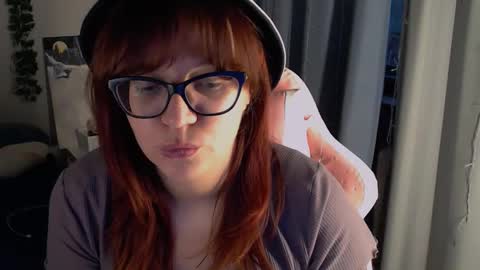 Milla online show from 10-12-25, 02:49