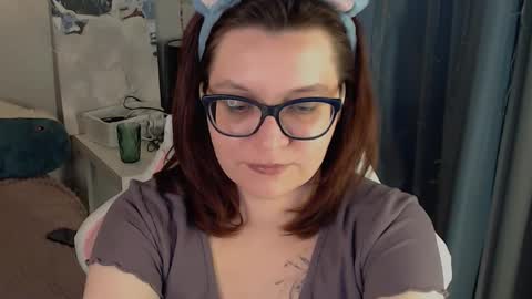 Snapshot of millapoolys chatting on 02-18-26, 11:01 Milla online show from 02-18-26, 11:01