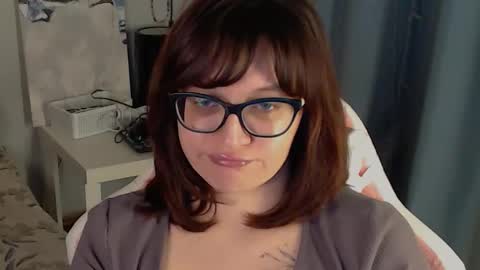 Snapshot of millapoolys chatting on 02-19-26, 05:31 Milla online show from 02-19-26, 05:31