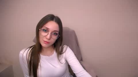 Milla online show from 11-26-25, 01:01