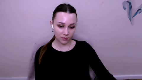 Milla online show from 04-17-26, 08:39