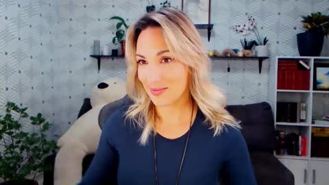 Snapshot of millaxqueen chatting on 11-16-25, 05:57 MillaXQueen online show from 11-16-25, 05:57