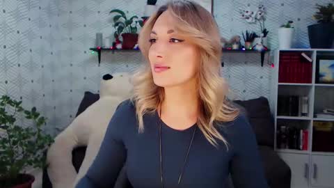 Snapshot of millaxqueen chatting on 01-18-26, 03:27 MillaXQueen online show from 01-18-26, 03:27