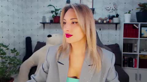 Snapshot of millaxqueen chatting on 02-04-26, 04:13 MillaXQueen online show from 02-04-26, 04:13