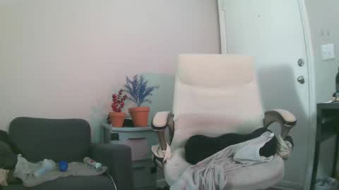 Snapshot of millenamoo chatting on 09-09-25, 03:22 millenamoo online show from 09-09-25, 03:22