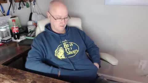 millenium0129 online show from 12-23-25, 01:58