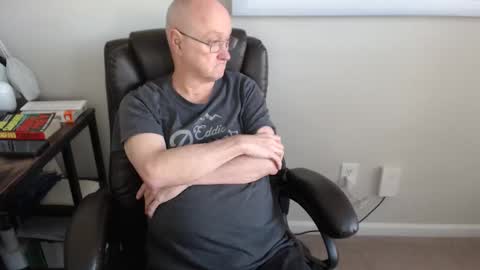 Snapshot of millenium0129 chatting on 05-15-26, 06:37 millenium0129 online show from 05-15-26, 06:37