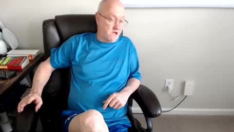 Snapshot of millenium0129 chatting on 05-20-26, 05:52 millenium0129 online show from 05-20-26, 05:52