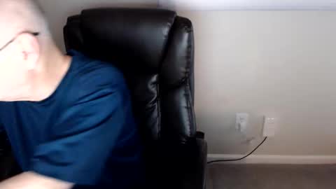 Snapshot of millenium0129 chatting on 05-23-26, 01:33 millenium0129 online show from 05-23-26, 01:33
