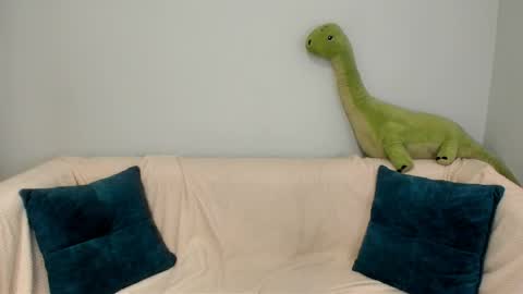 Snapshot of millibrooksss chatting on 05-21-26, 01:45 millibrooksss online show from 05-21-26, 01:45