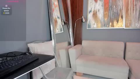 Snapshot of millie_jhones chatting on 11-26-25, 12:17 millie_jhones online show from 11-26-25, 12:17