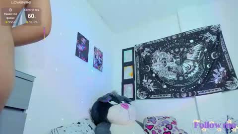 Snapshot of millie_lamar chatting on 05-20-26, 01:23 online show from 05-20-26, 01:23