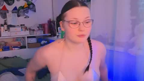 Millie online show from 11-21-25, 07:51