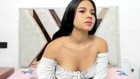 Snapshot of milly610 chatting on 06-10-26, 12:15 Milly610 online show from 06-10-26, 12:15