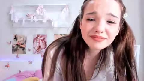 Snapshot of milly_heart chatting on 06-30-26, 03:18 Milly online show from 06-30-26, 03:18