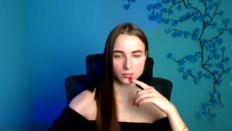 Snapshot of milly_liss chatting on 05-20-26, 11:27 Milly online show from 05-20-26, 11:27