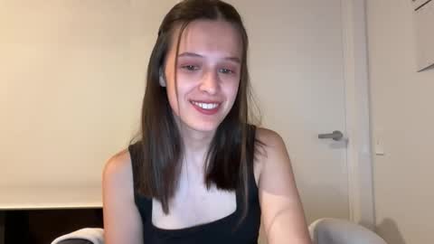 Snapshot of millypetite chatting on 10-07-25, 09:50 Milly online show from 10-07-25, 09:50