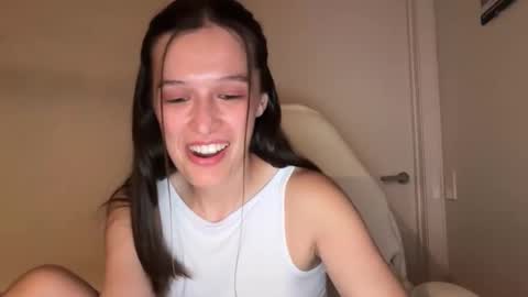 Snapshot of millypetite chatting on 10-23-25, 10:03 Milly online show from 10-23-25, 10:03
