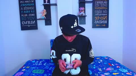 milo hot  online show from 03-31-26, 08:42