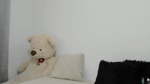 Snapshot of milocouple_ chatting on 10-30-25, 08:53 Milo online show from 10-30-25, 08:53