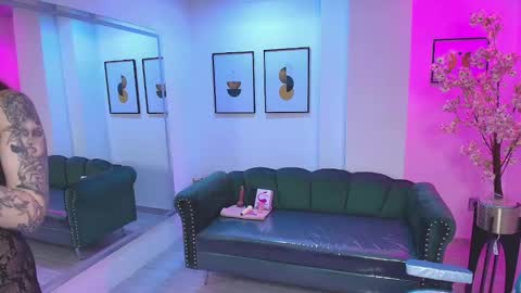 Milu ballmer  online show from 02-04-25, 02:43