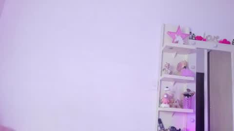 Snapshot of milu_cooper chatting on 06-13-26, 04:10 milu modelo independiente .onlyfans kmila model online show from 06-13-26, 04:10