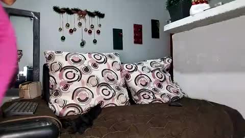 Milu online show from 11-26-25, 06:03