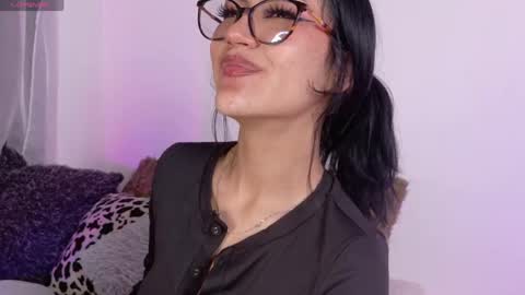 Snapshot of miluv19 chatting on 04-15-26, 09:48 miluv19 online show from 04-15-26, 09:48