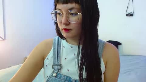Snapshot of mily_baker chatting on 12-23-24, 05:43 mily_baker online show from 12-23-24, 05:43