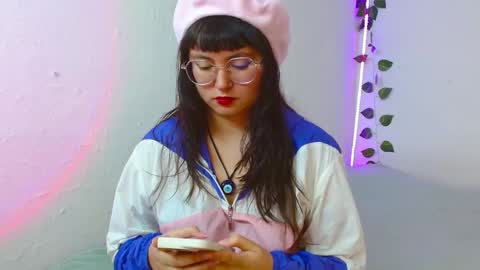 Snapshot of mily_baker chatting on 02-14-25, 09:43 mily_baker online show from 02-14-25, 09:43