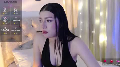 Snapshot of mily_thomson_b chatting on 06-22-26, 12:45 Mily online show from 06-22-26, 12:45