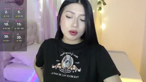 Snapshot of mily_thomson_b chatting on 06-29-26, 04:40 Mily online show from 06-29-26, 04:40