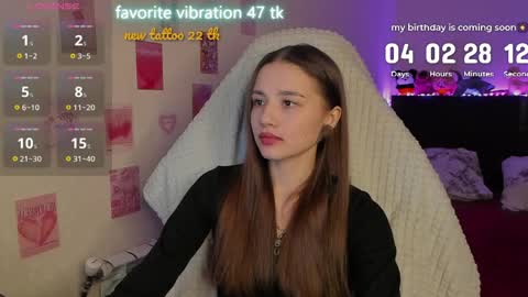 Snapshot of milyamess chatting on 04-20-26, 06:31 Emily online show from 04-20-26, 06:31