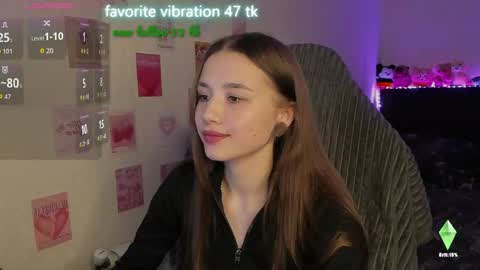 Snapshot of milyamess chatting on 05-13-26, 05:43 Emily online show from 05-13-26, 05:43