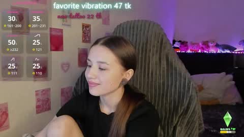 Snapshot of milyamess chatting on 05-26-26, 05:53 Emily online show from 05-26-26, 05:53