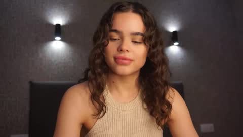 Snapshot of milyyclaars chatting on 02-10-26, 01:59 Linda online show from 02-10-26, 01:59