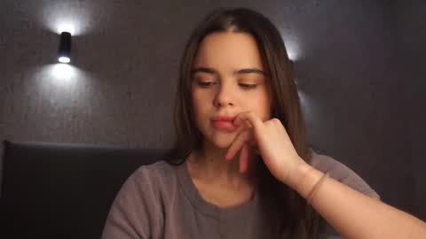 Snapshot of milyyclaars chatting on 02-28-26, 01:45 Linda online show from 02-28-26, 01:45