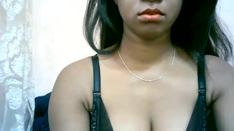 Snapshot of mimie32 chatting on 06-27-26, 06:18 mimie32 online show from 06-27-26, 06:18