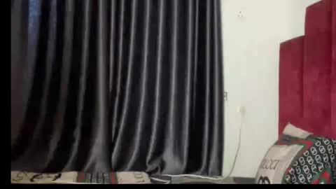 mimi online show from 09-11-25, 11:54