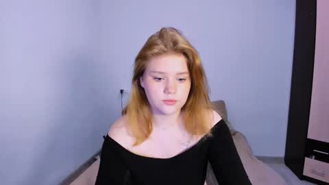 hi Im Mina  online show from 11-19-25, 01:49