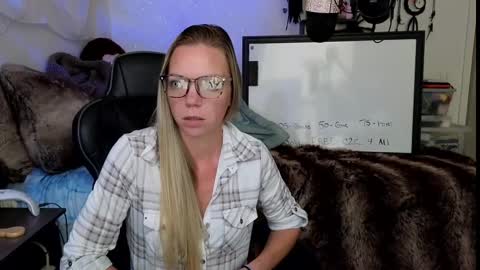 Mindy Mars online show from 09-17-25, 03:14