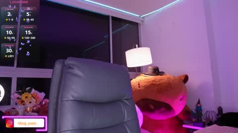 My name is Fer Nice to meet you  give it a thumbs up please its important online show from 11-19-25, 04:56