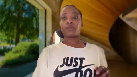 Snapshot of mini_luv chatting on 04-28-26, 04:34 SLIPSLID online show from 04-28-26, 04:34