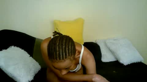 Snapshot of minieme001 chatting on 03-02-26, 04:36 minieme001 online show from 03-02-26, 04:36