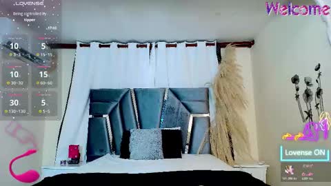 minilove_01 online show from 02-16-26, 12:01