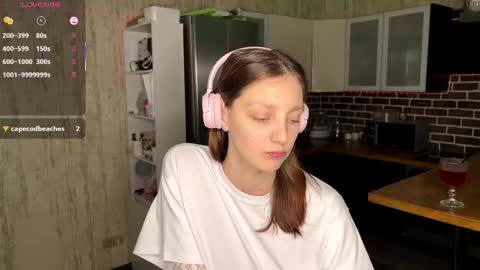 Snapshot of minmee chatting on 02-10-26, 04:11 Asti online show from 02-10-26, 04:11