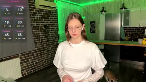 Snapshot of minmee chatting on 03-01-26, 04:09 Asti online show from 03-01-26, 04:09