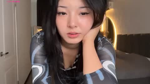 Snapshot of minnie_joy_ chatting on 06-12-26, 01:10 Joy online show from 06-12-26, 01:10