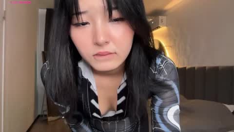 Snapshot of minnie_joy_ chatting on 06-25-26, 01:48 Joy online show from 06-25-26, 01:48